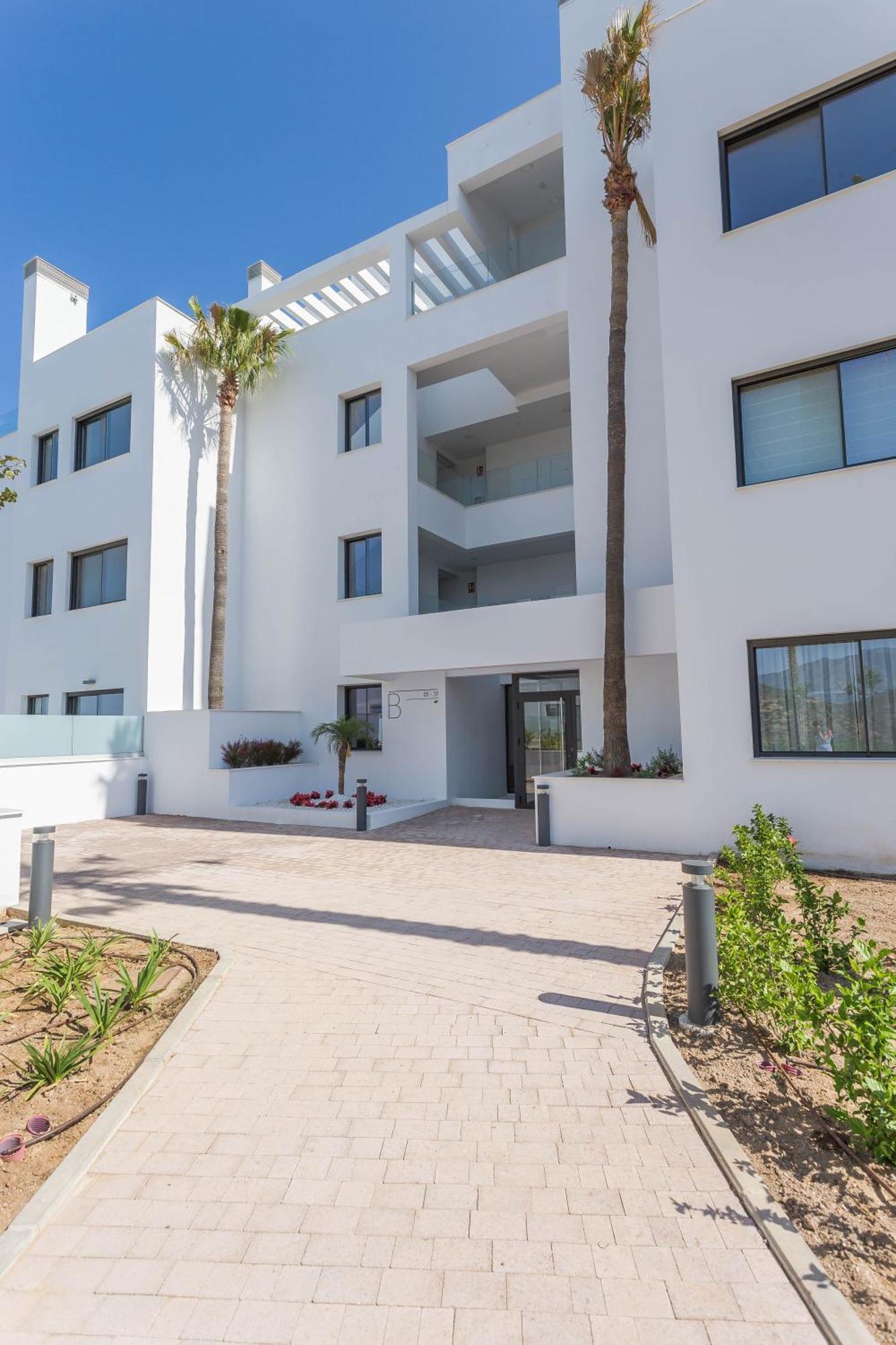 شقة Luxury 2Br Seaviews - Santa Barbara Heights فوينخيرولا المظهر الخارجي الصورة