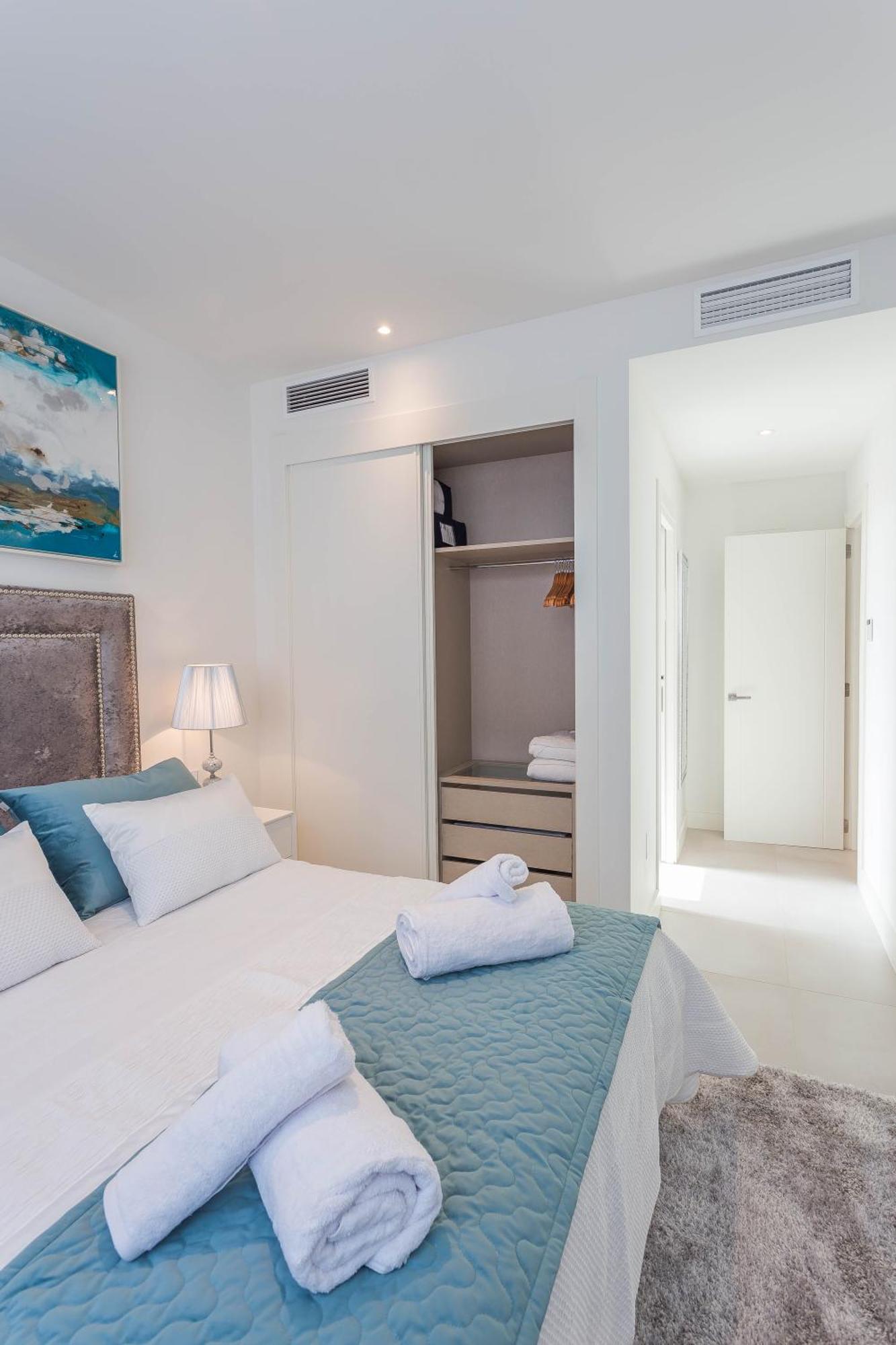شقة Luxury 2Br Seaviews - Santa Barbara Heights فوينخيرولا المظهر الخارجي الصورة