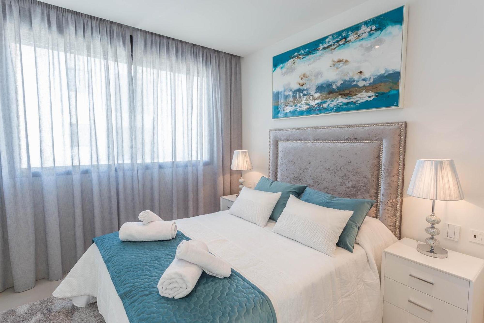 شقة Luxury 2Br Seaviews - Santa Barbara Heights فوينخيرولا المظهر الخارجي الصورة