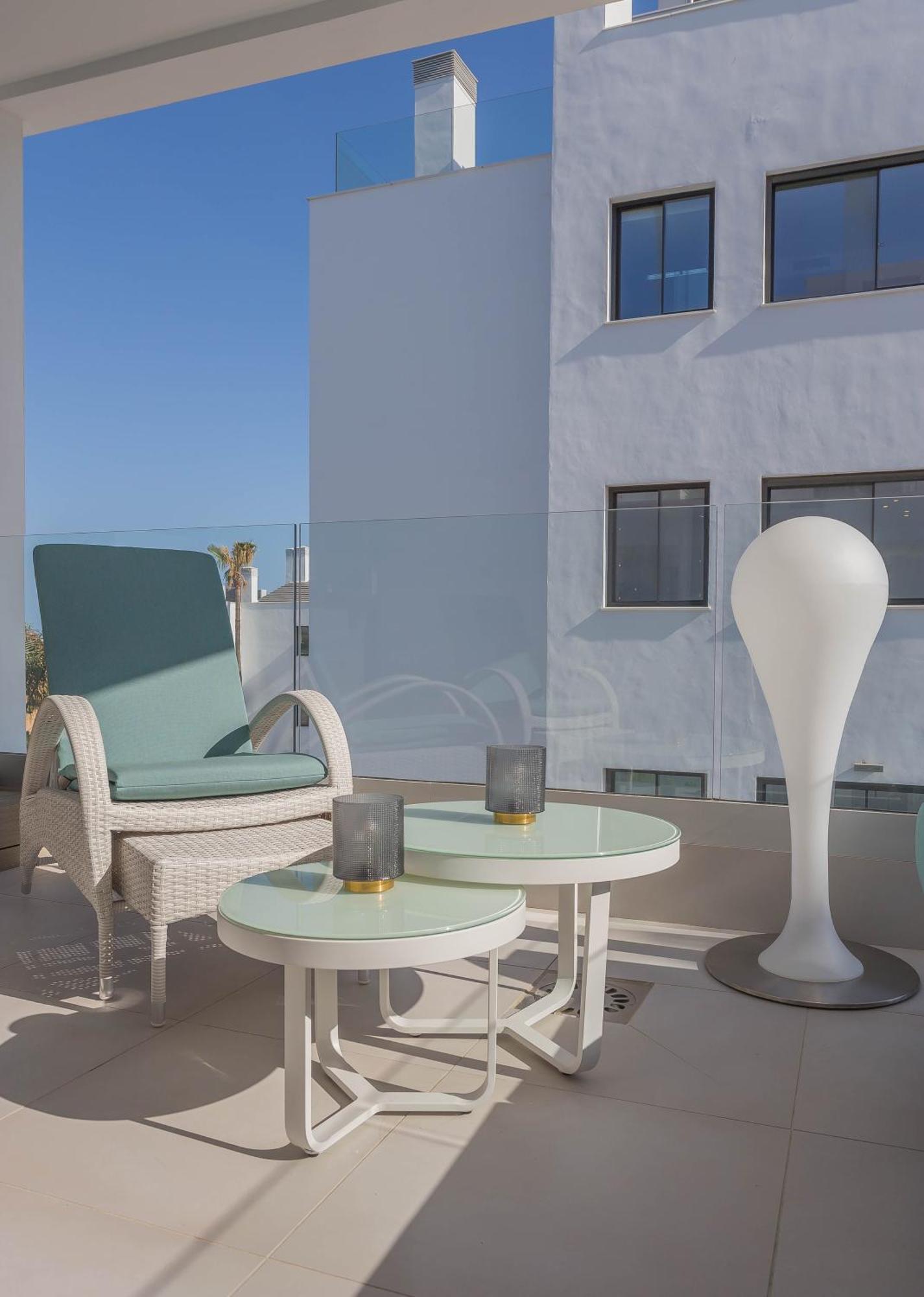 شقة Luxury 2Br Seaviews - Santa Barbara Heights فوينخيرولا المظهر الخارجي الصورة
