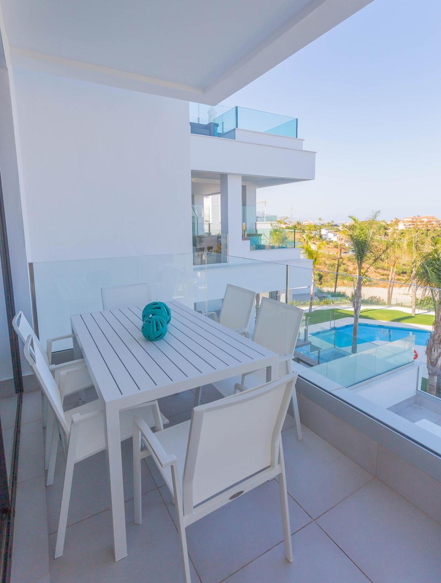 شقة Luxury 2Br Seaviews - Santa Barbara Heights فوينخيرولا المظهر الخارجي الصورة