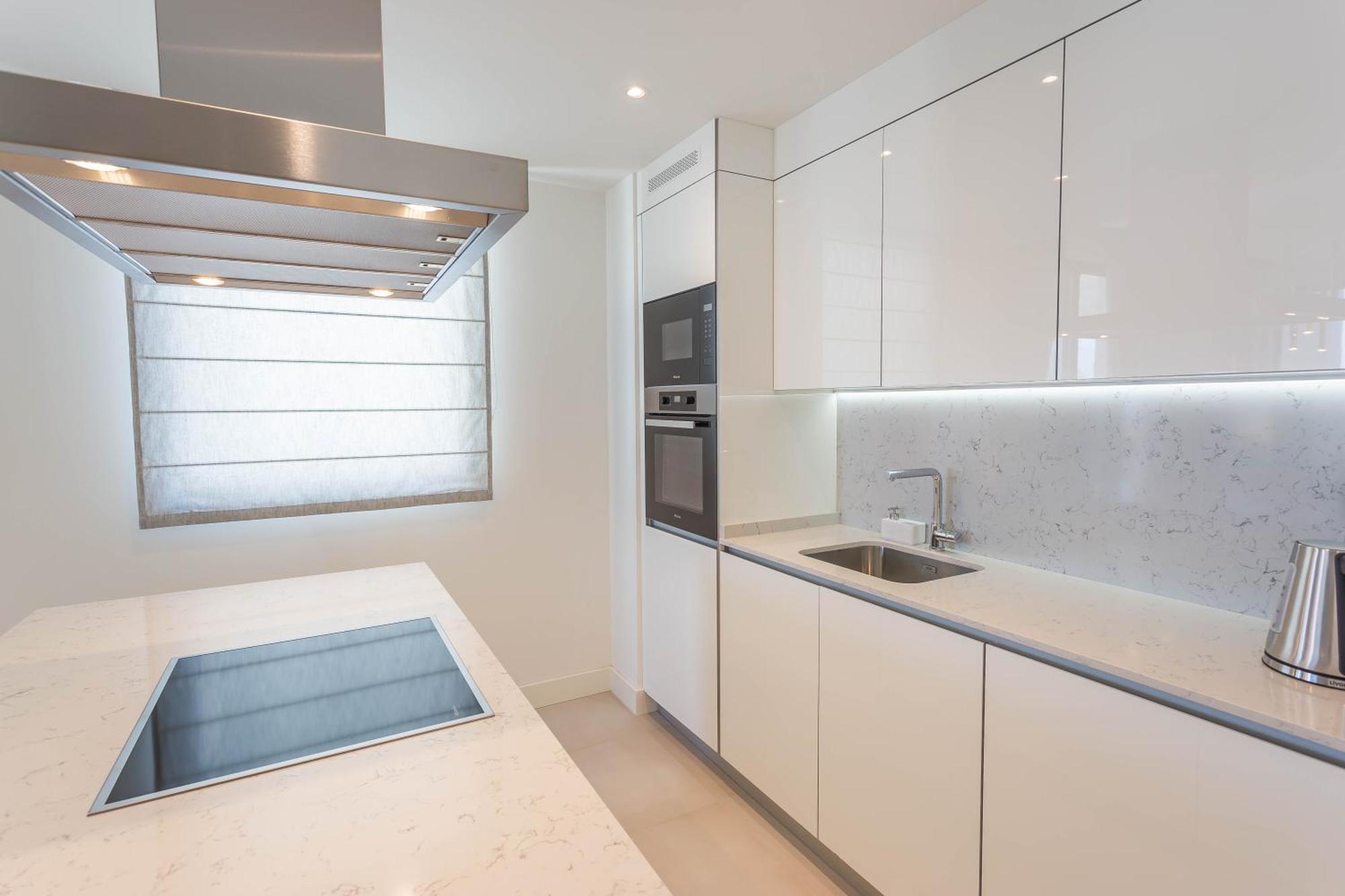 شقة Luxury 2Br Seaviews - Santa Barbara Heights فوينخيرولا المظهر الخارجي الصورة